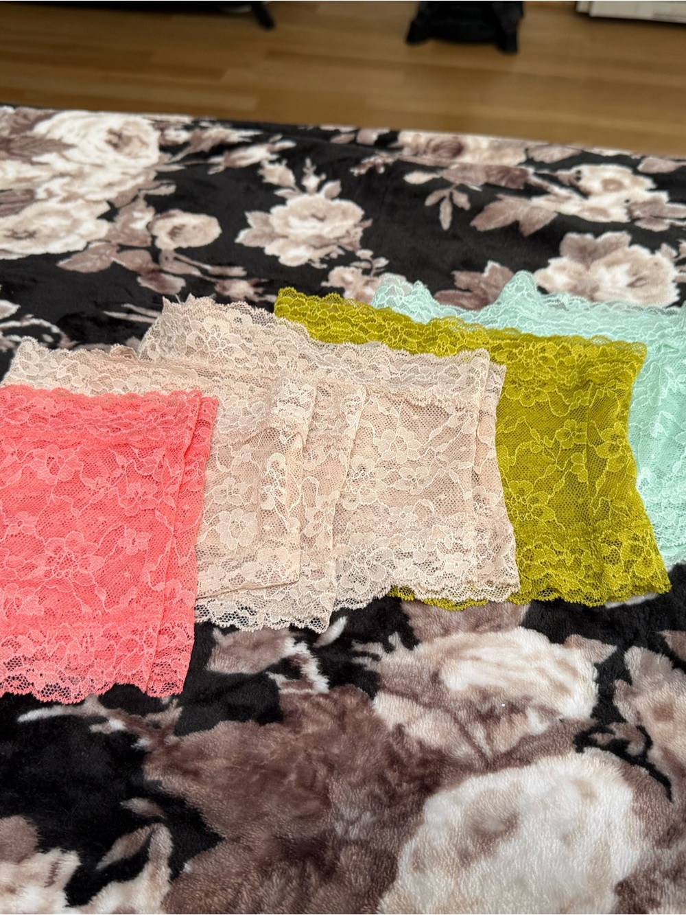 Set of 6 Stretch Lace Cheeky Panties - Coral, Nude x2, Lime, Mint x2
